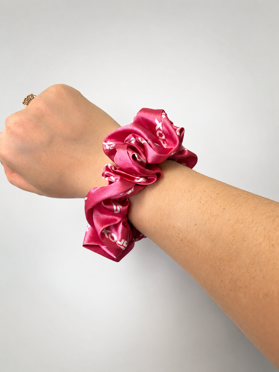 SPOX Go-To Scrunchie